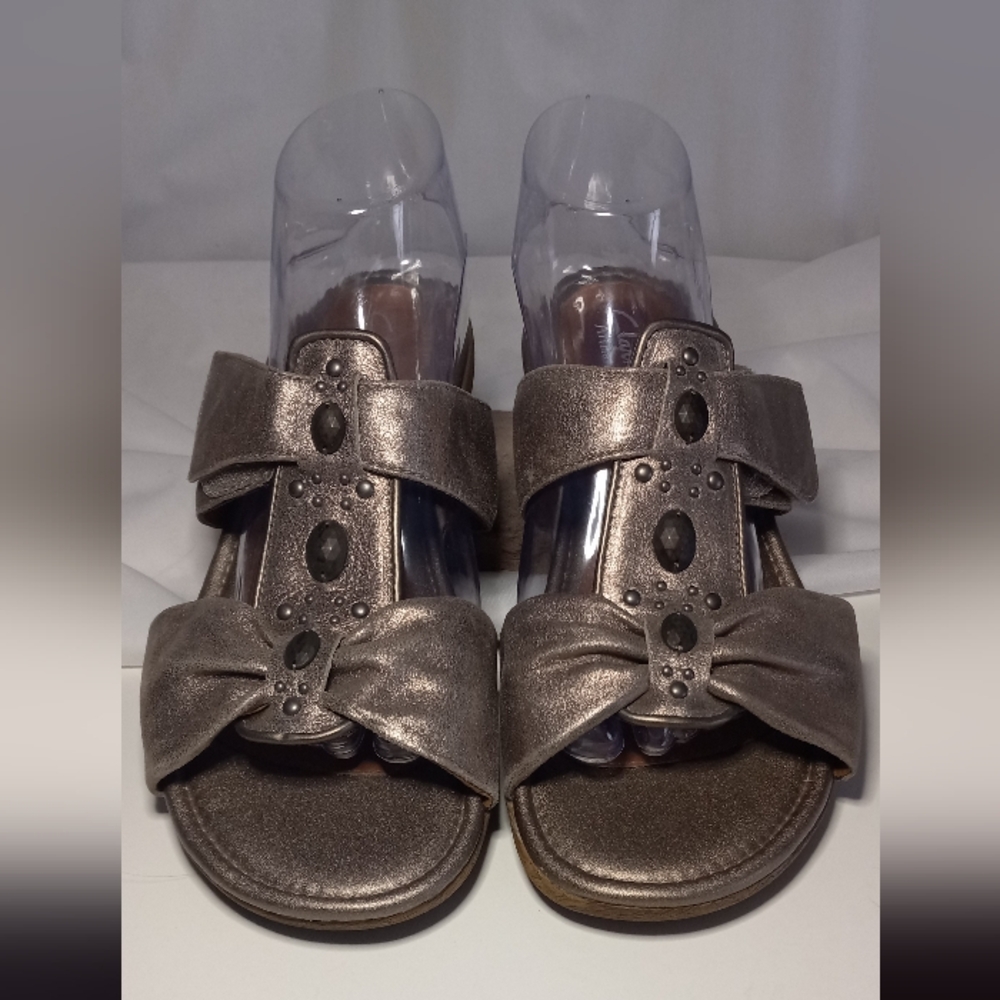 CLARK'S Artisan Pewter Metallic Leather Slip On Sandals Size 10W